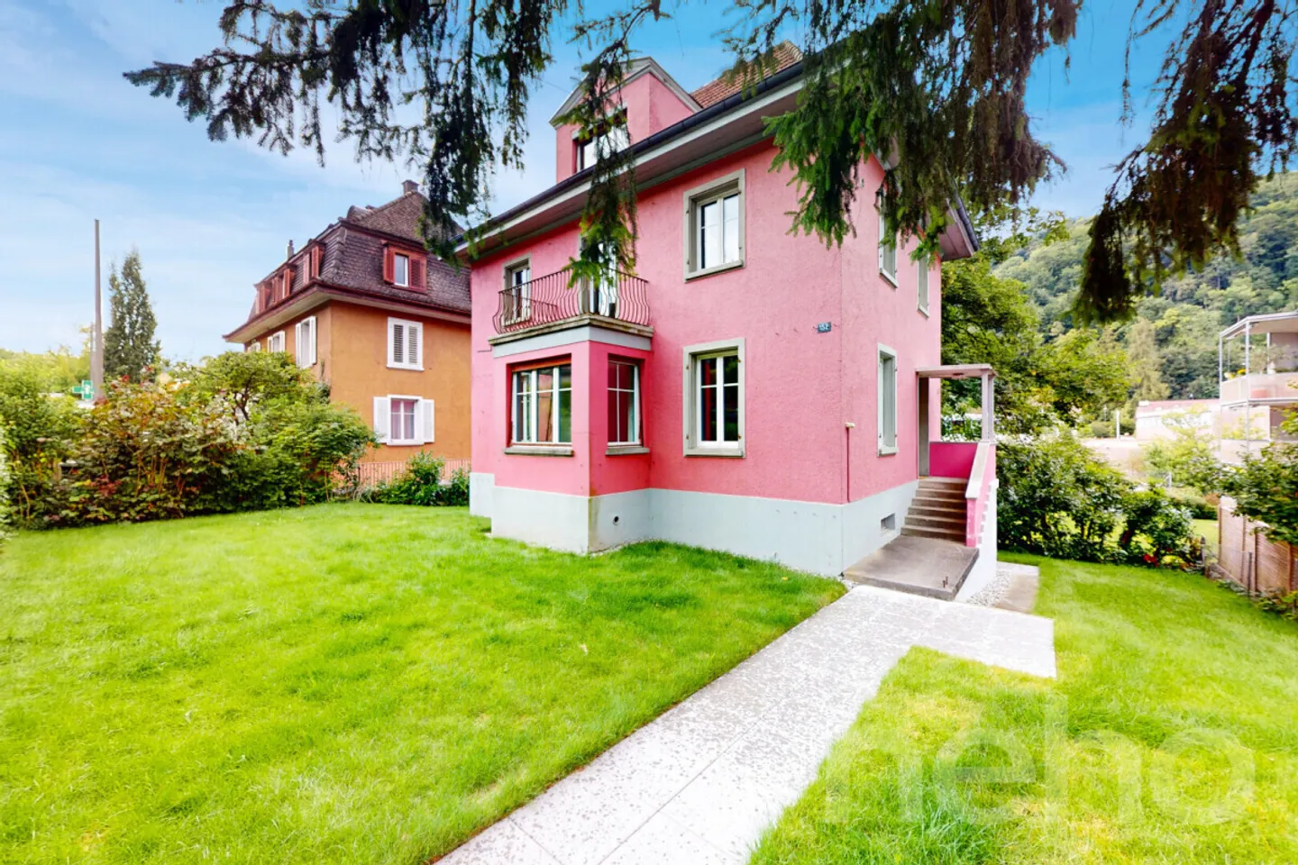 Spacious Single-Family Home with 7.5 Rooms in Baden - Photo 3 of 12