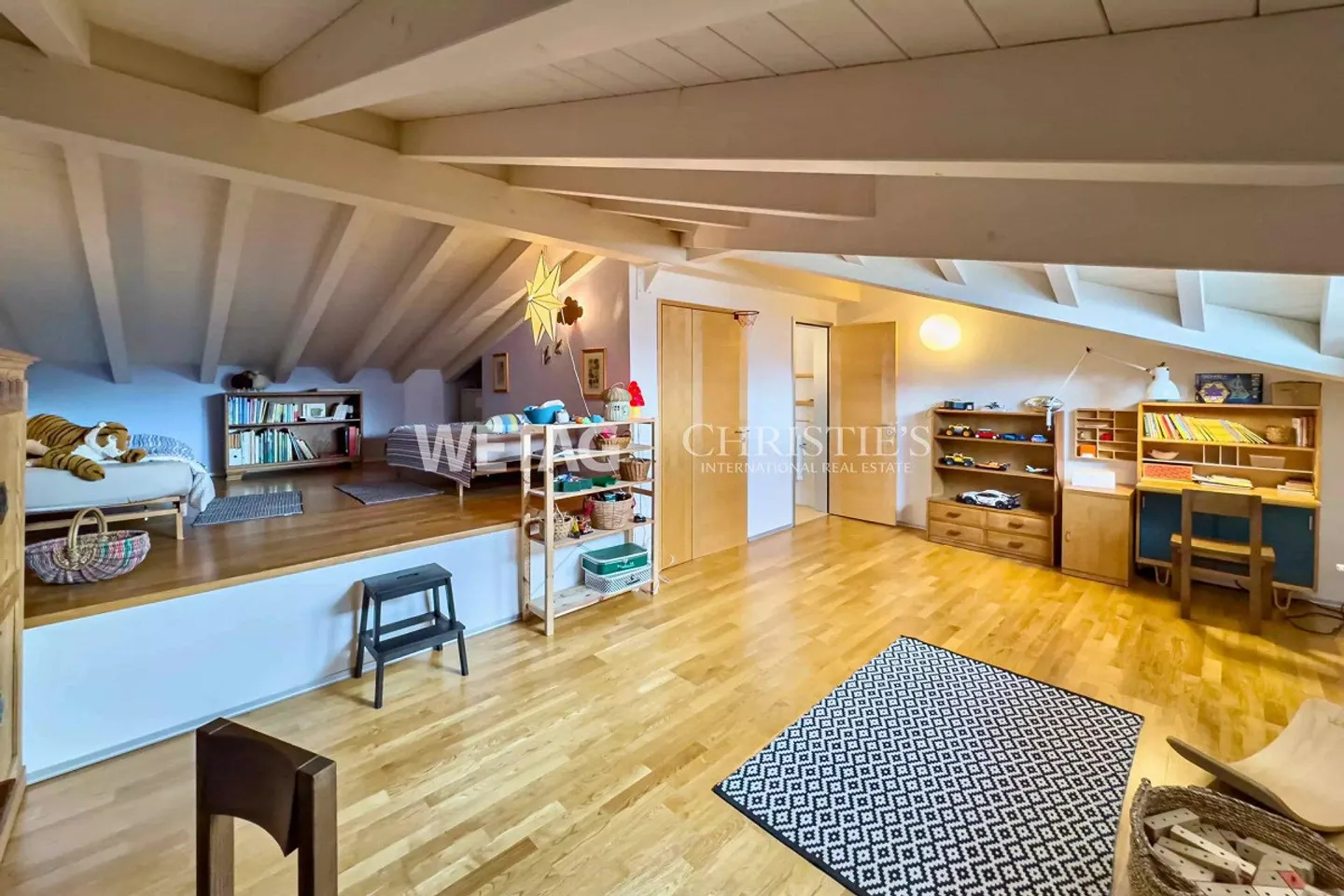 Elegante Villa mit Gästehäusern - Foto 9 von 13