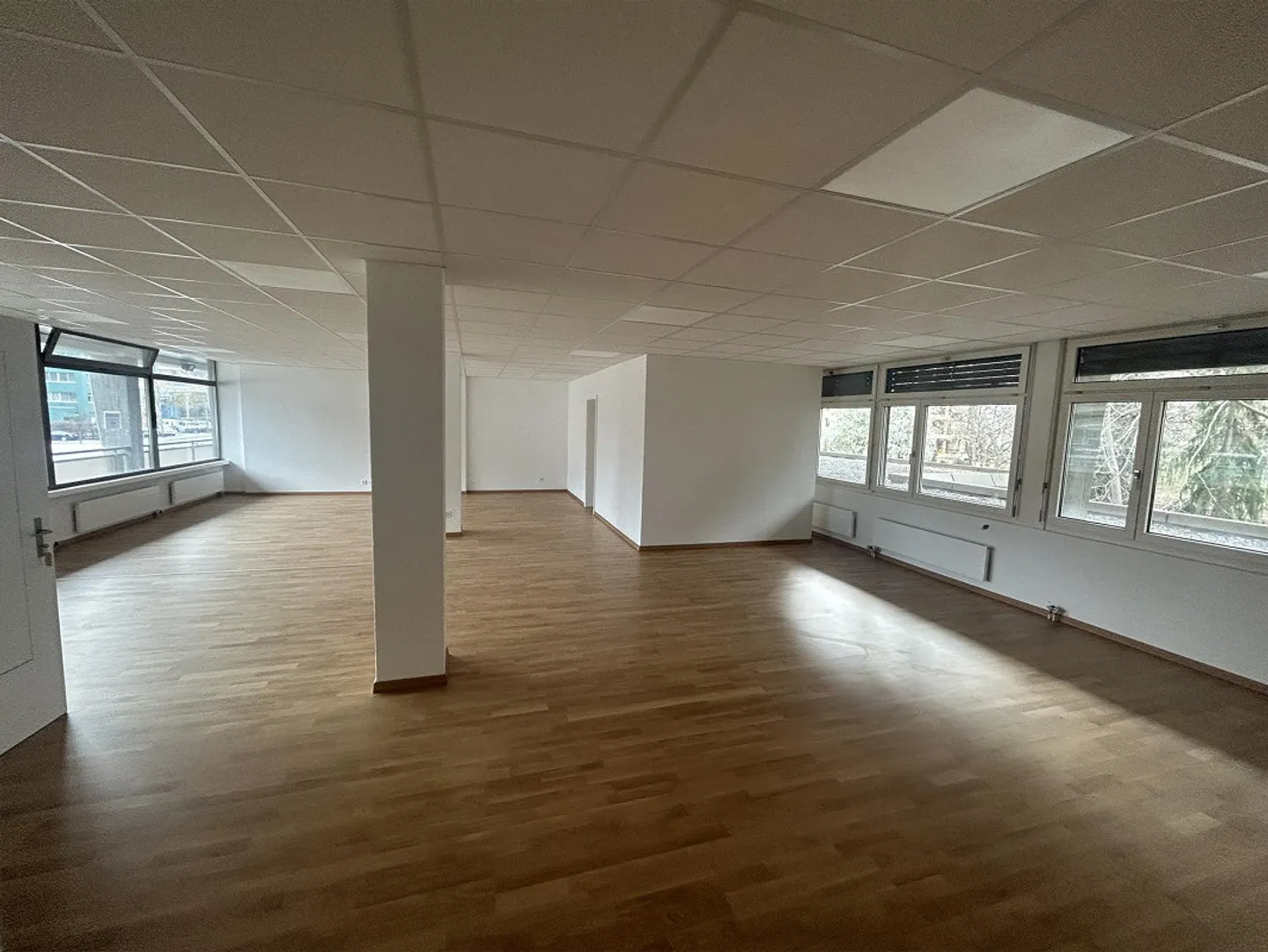 Locali commerciali in una posizione ideale - Foto 2 di 4