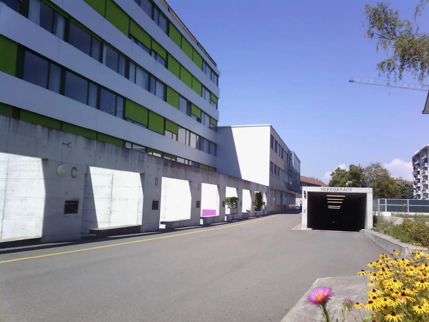 Free Parking Spaces on Luegislandstrasse - Photo 3 of 3