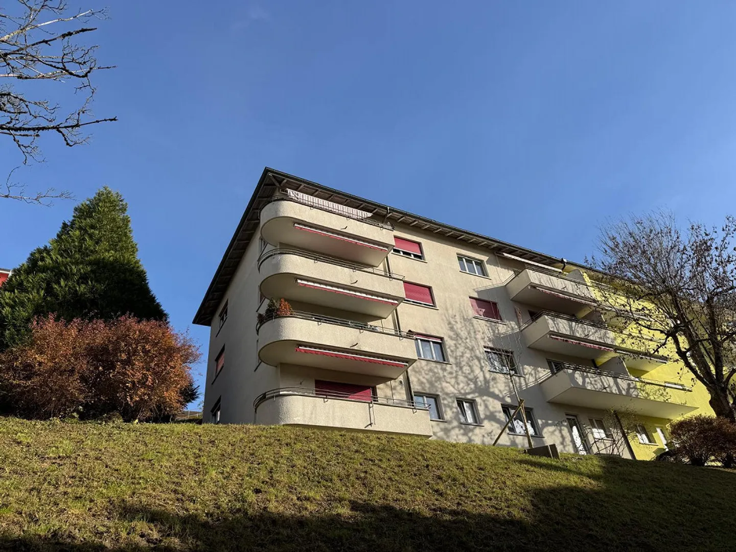 Charming 4-room apartment with balcony and beautiful view in Zolli - Photo 1 of 7