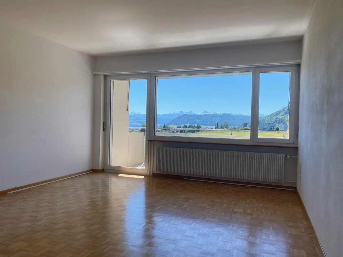 Living with a view of the Alps - Photo 2 of 9