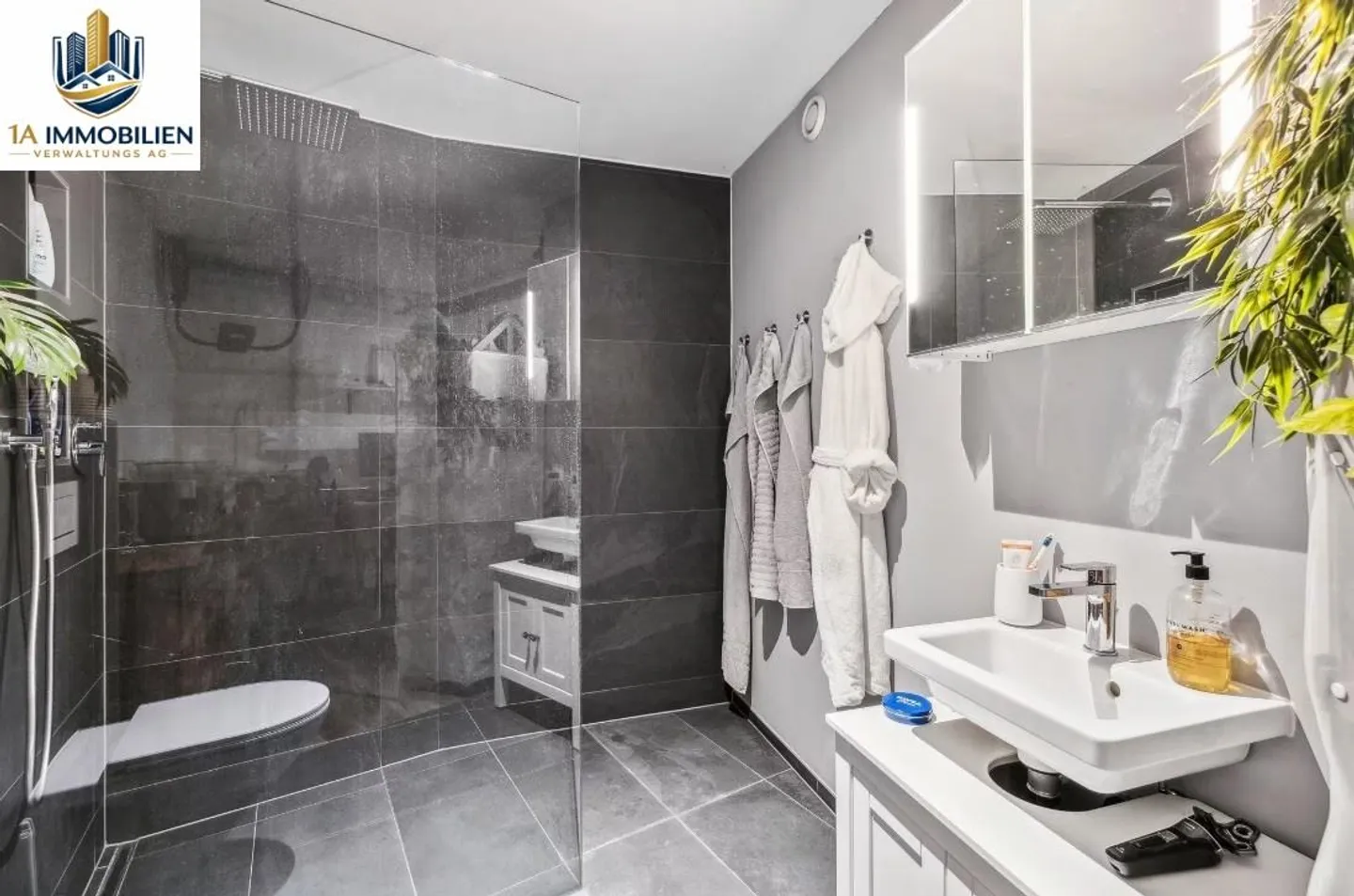 Modernes Apartment mit Balkon - Foto 1 von 9