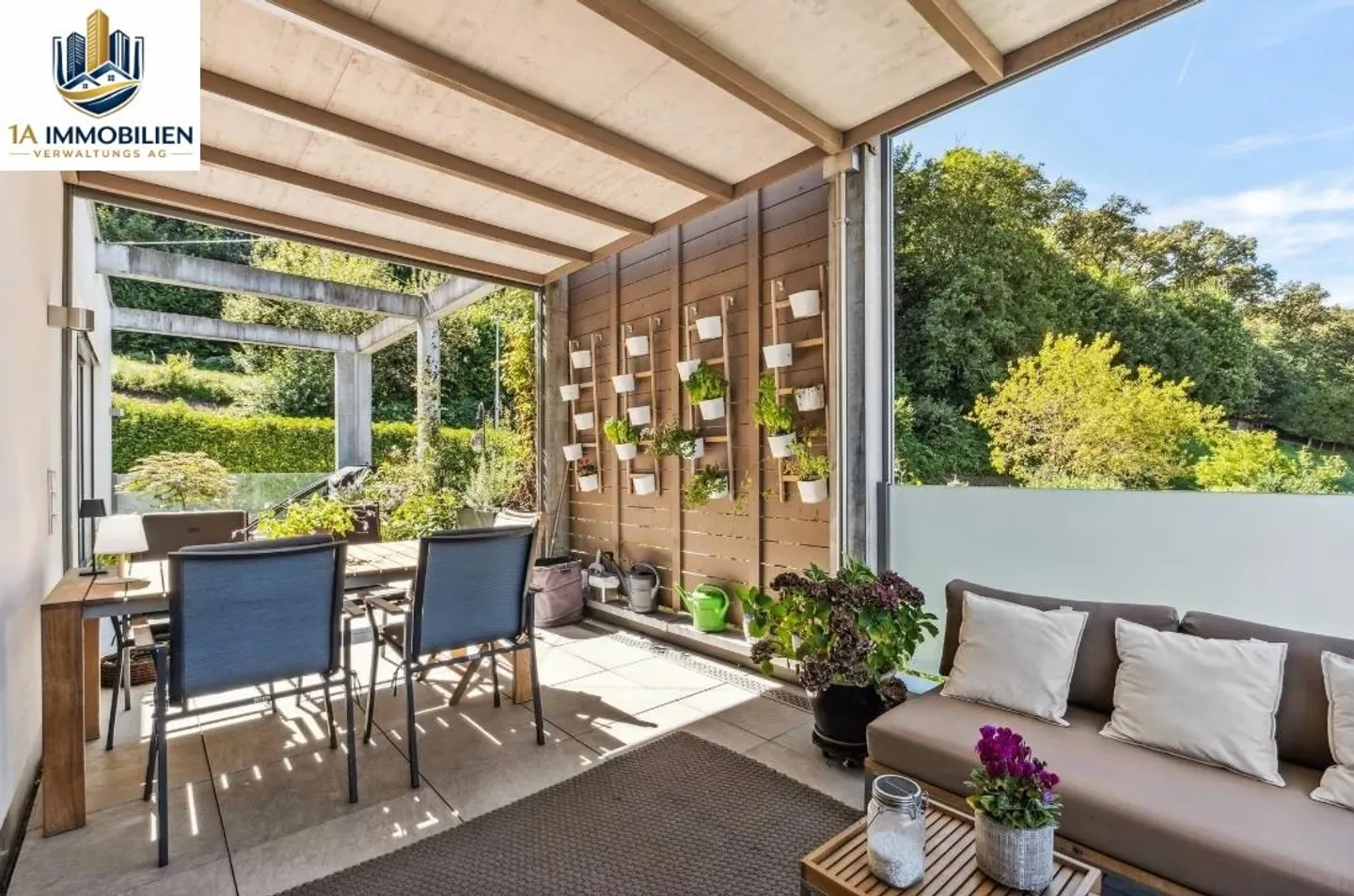 Modernes Apartment mit Balkon - Foto 3 von 9