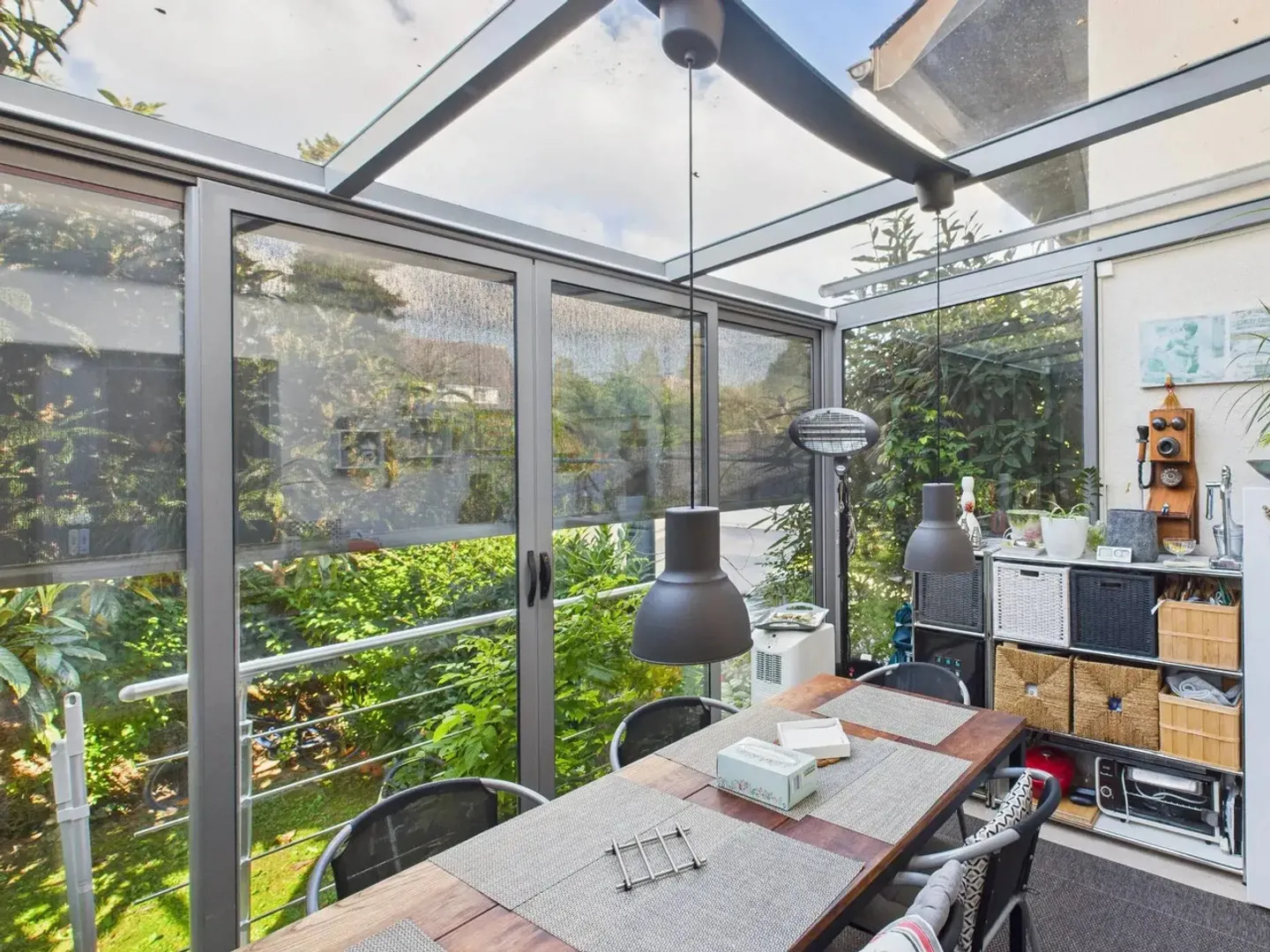Casa familiare su più livelli con giardino paesaggistico - Foto 6 di 8