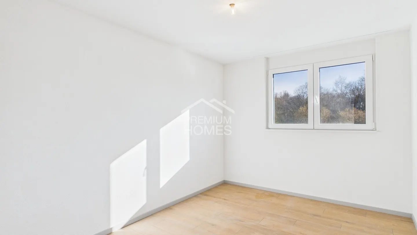 Contemporary Elegance and Panoramic Terrace in Delémont - Photo 4 of 7