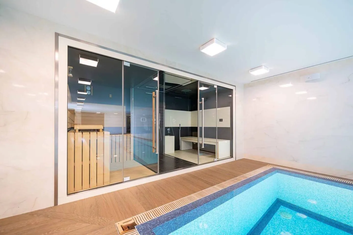 Magnificent property with pool and panoramic lake view - Photo 13 of 13