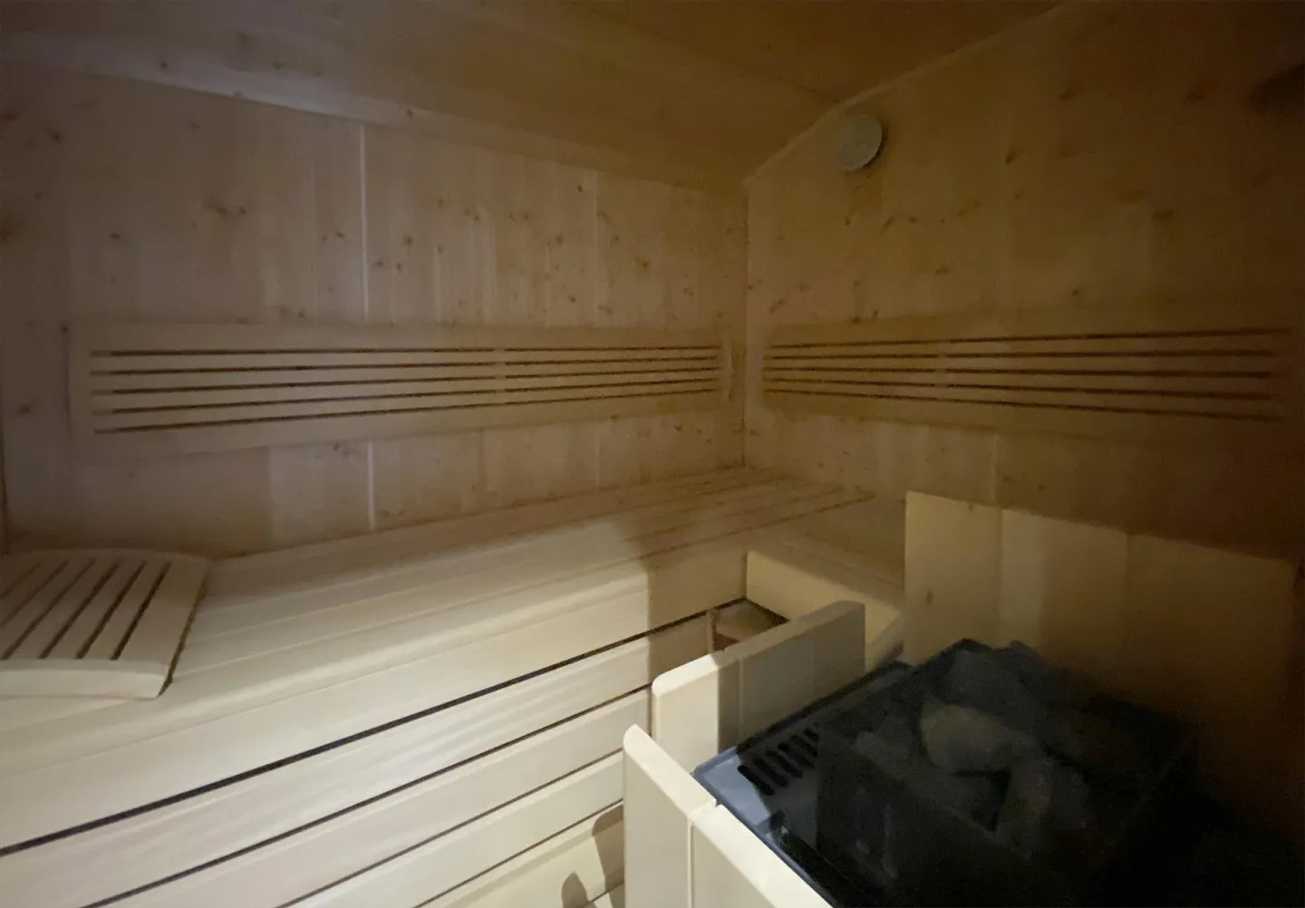 4.5 Room Apartment at Sartonser Hang - Photo 11 of 27