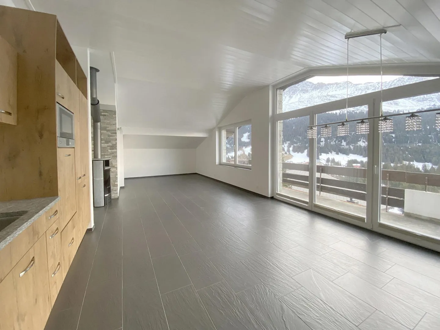 4.5 Room Apartment at Sartonser Hang - Photo 9 of 27