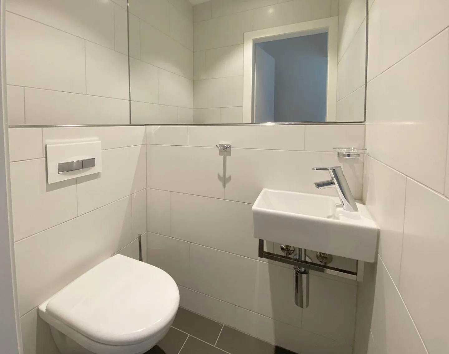 4.5 Room Apartment at Sartonser Hang - Photo 12 of 27