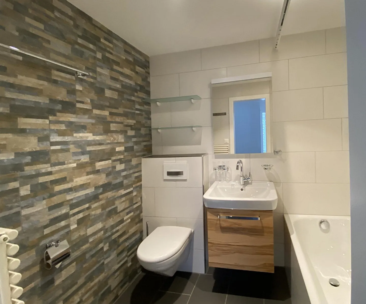 4.5 Room Apartment at Sartonser Hang - Photo 13 of 27