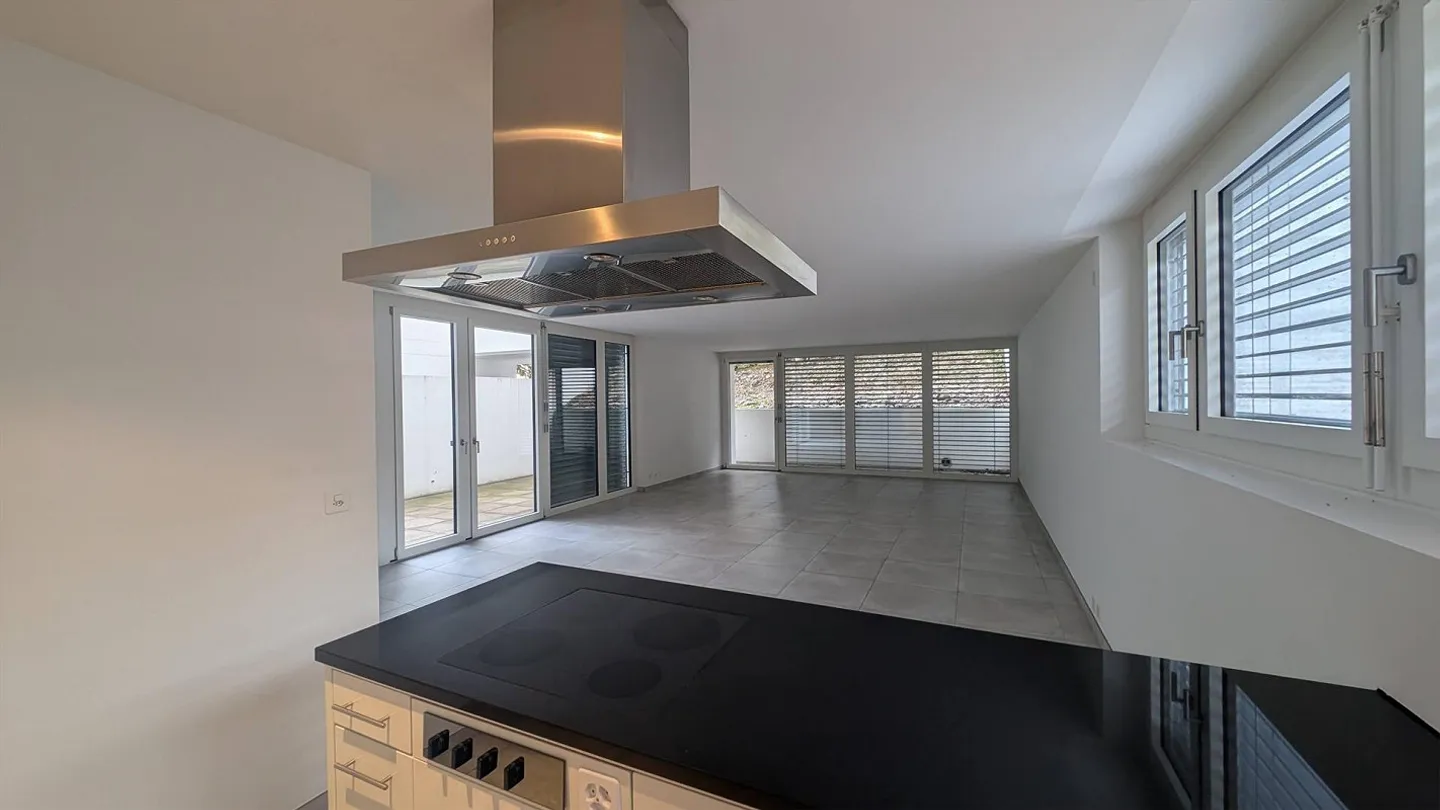 Appartement exclusif de 3,5 pièces avec loggia/espace de détente - Photo 3 sur 7