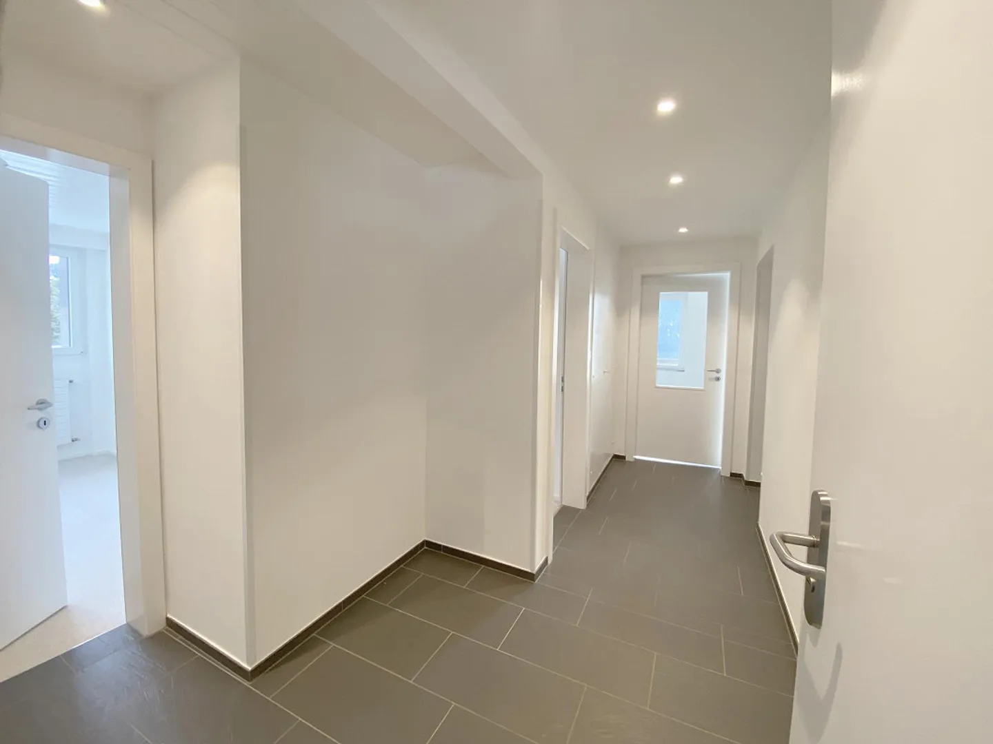 4.5 Room Apartment at Sartonser Hang - Photo 16 of 27