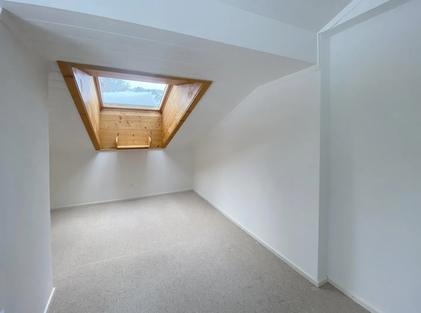 4.5 Room Apartment at Sartonser Hang - Photo 18 of 27