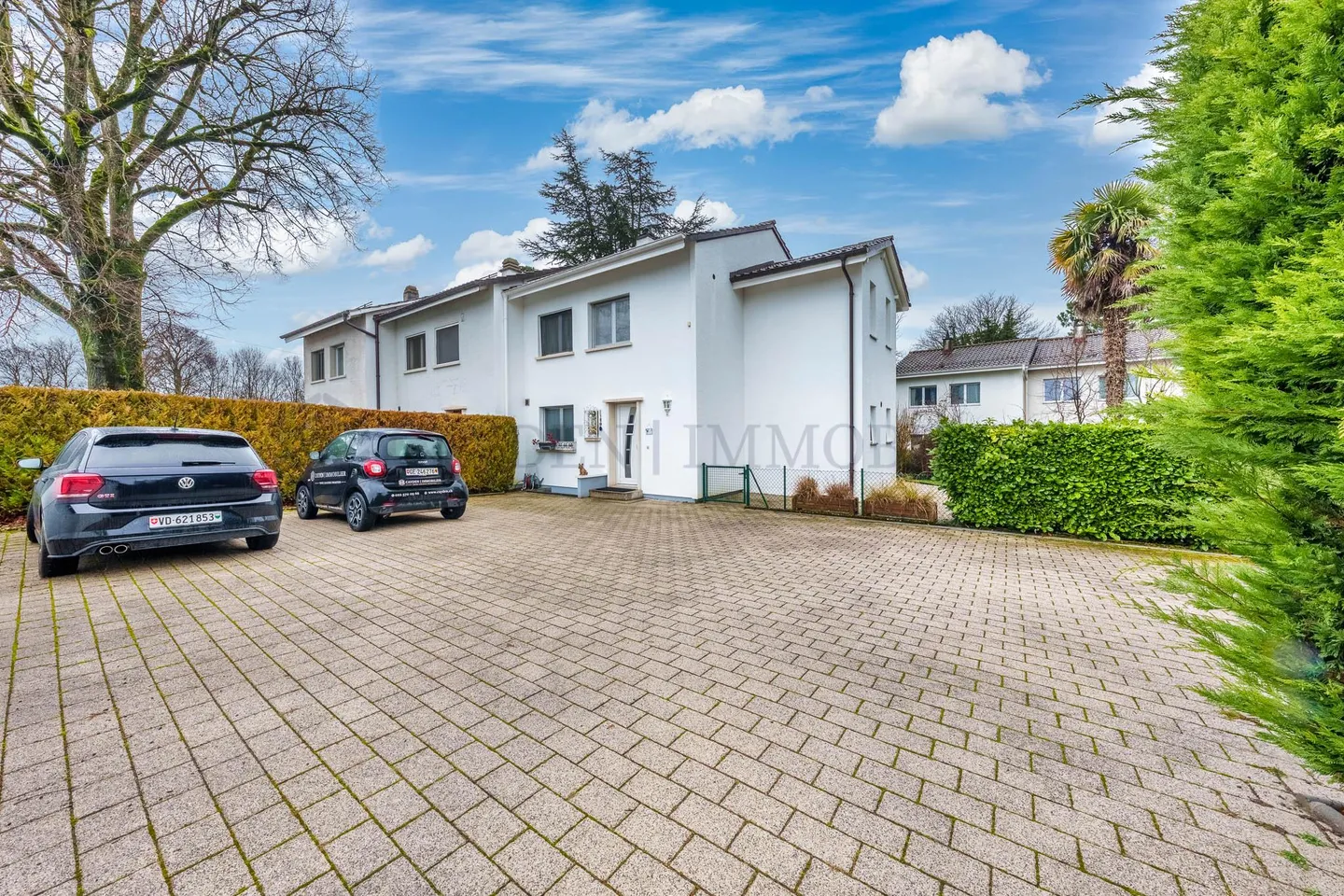 Rare in Nyon! Villa with large intimate garden - Photo 2 of 3