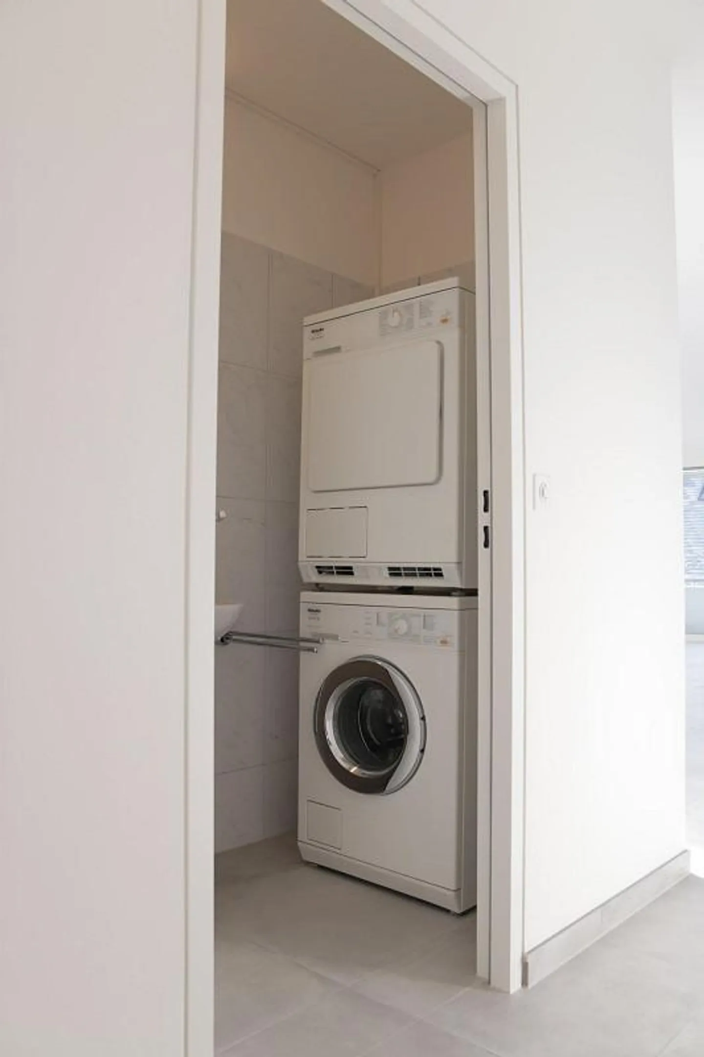 Appartement exclusif de 3,5 pièces avec loggia/espace de détente - Photo 7 sur 7
