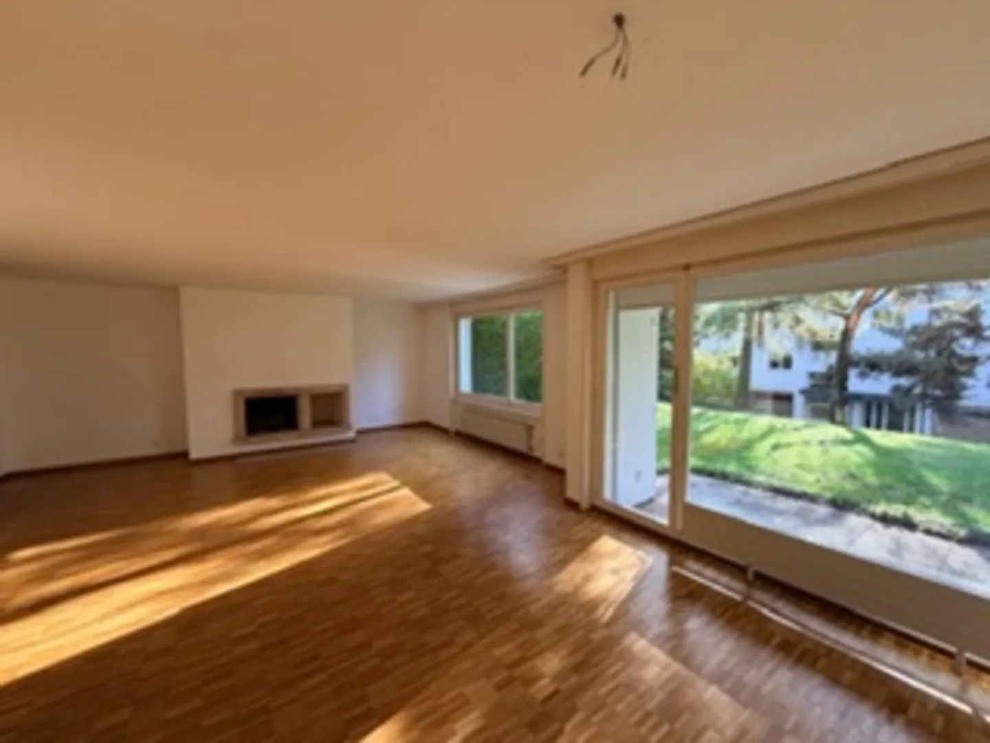 Spacious 4.5 rooms with terrace in St-Sulpice - Photo 2 of 11