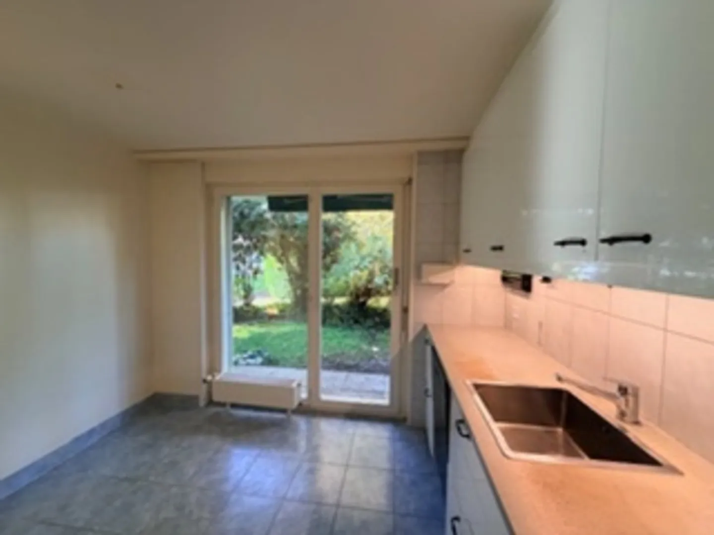 Spacious 4.5 rooms with terrace in St-Sulpice - Photo 6 of 11