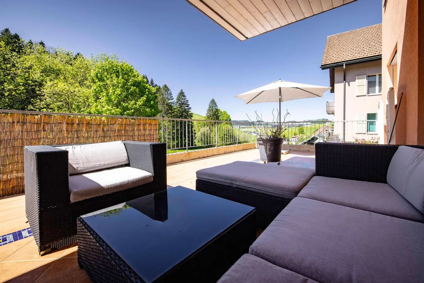 Near the city center, in a natural setting - Photo 1 of 13