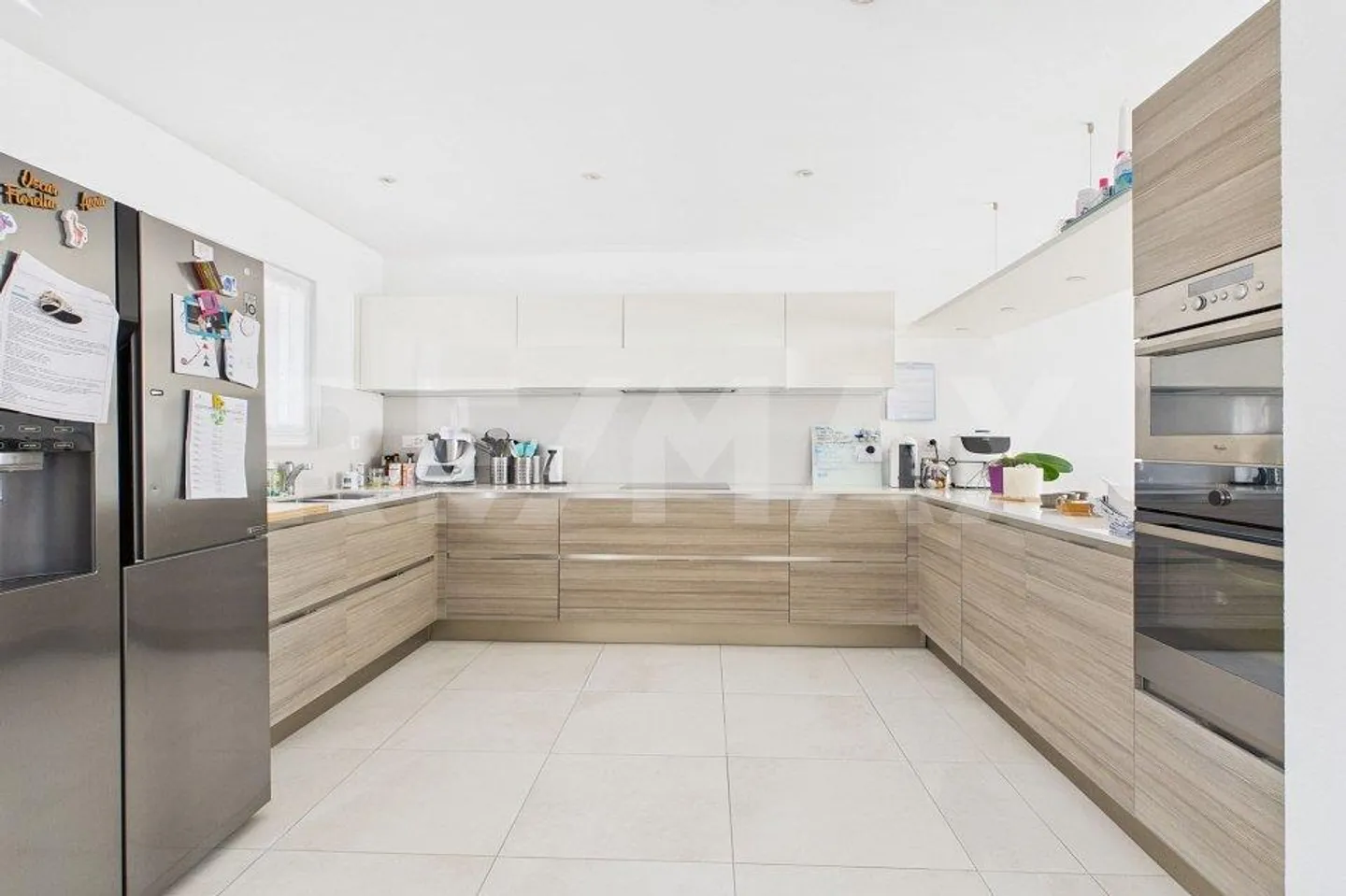 Casa unifamiliare moderna di 8 locali in zona residenziale e tranquilla - Foto 6 di 13