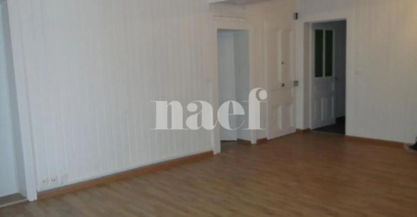 Appartement spacieux 4 pièces - Photo 2 sur 7