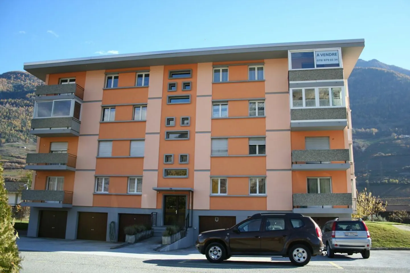 For rent several outdoor parking spaces in the municipality of Saxon - Photo 2 of 3