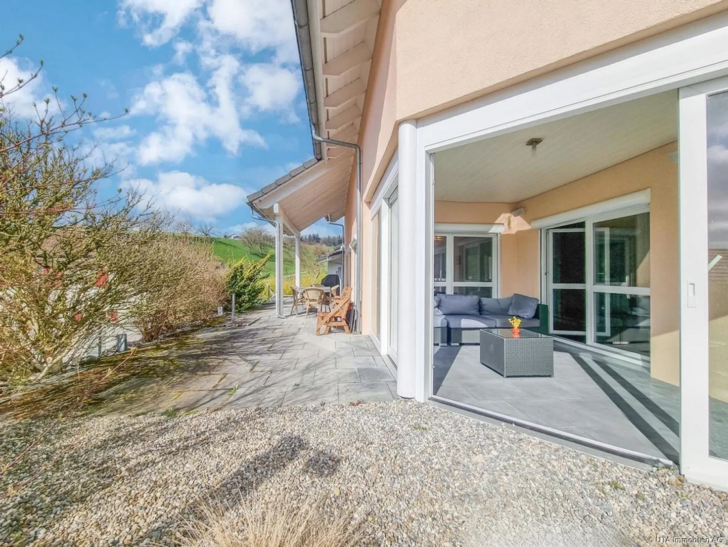 Luxuriöses Einfamilienhaus mit Pool - Foto 10 von 13