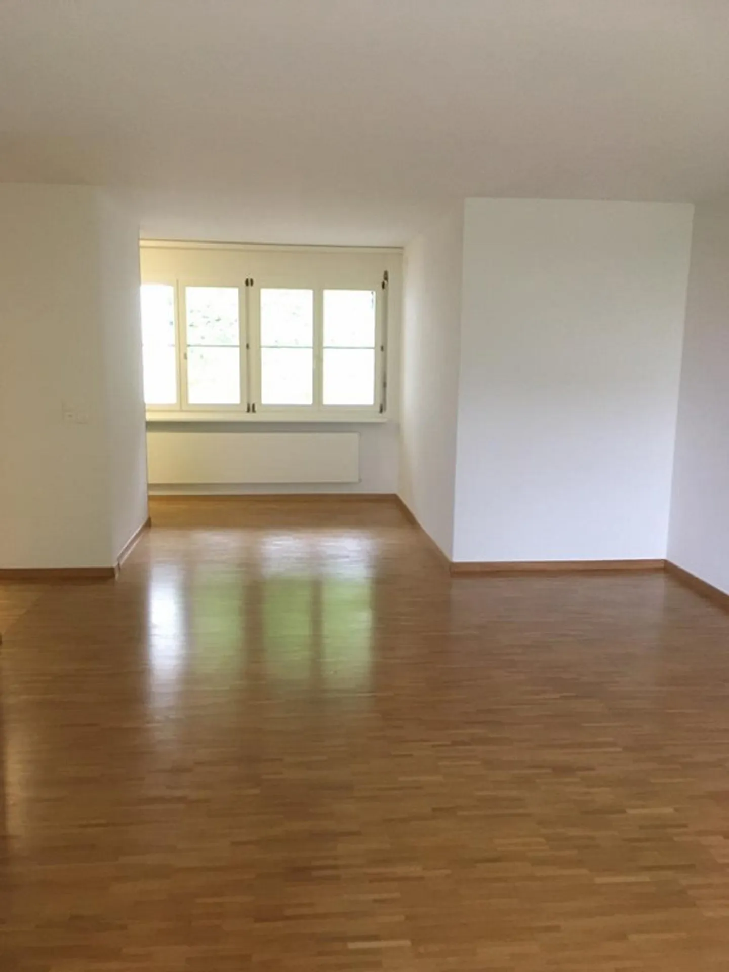 Appartement moderne 3 1/2 pièces avec 2 salles de bains et coin salon - Photo 7 sur 10