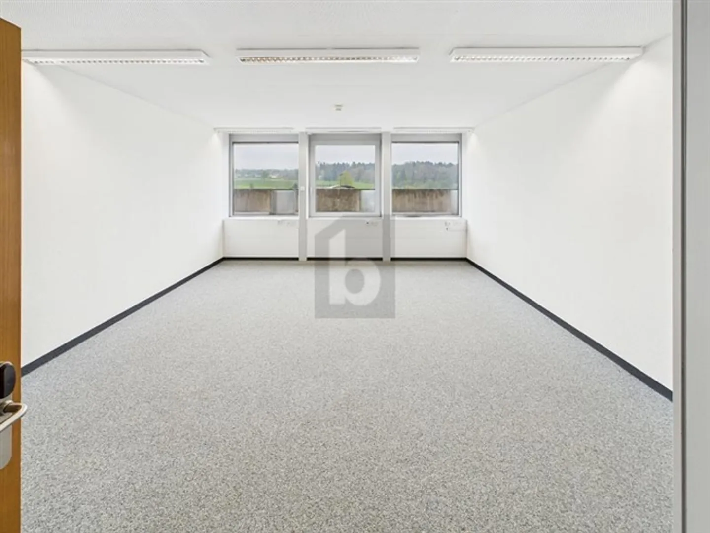 À EMPLACEMENT DE CHOIX (BUREAU 4.20) - Photo 1 sur 6