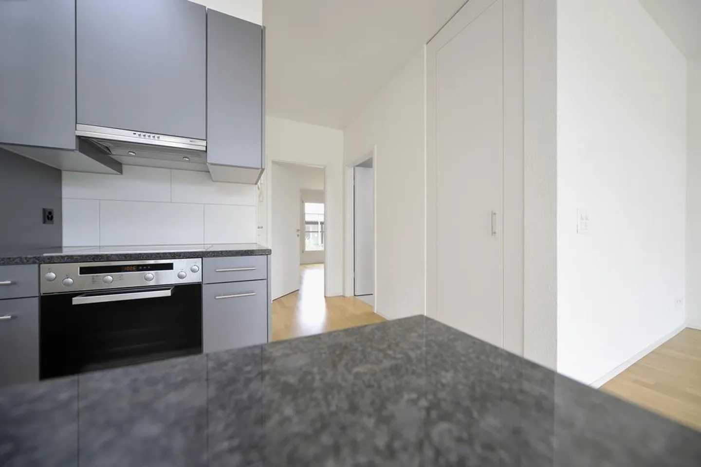 Ampio appartamento di 2 1/2 stanze con stile - Foto 8 di 11