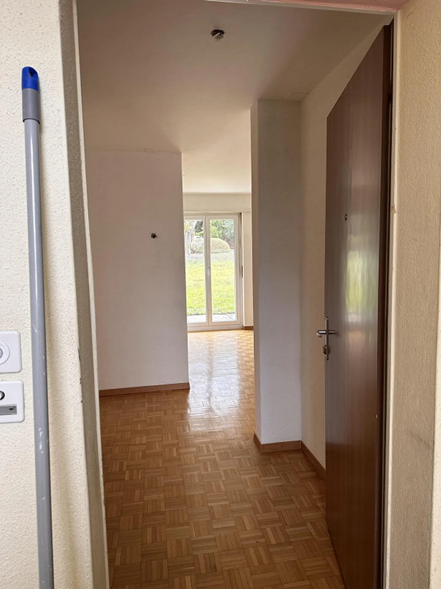 2.5 Zimmer Wohnung mit Garten ab 01.04.2026 - Foto 8 von 20