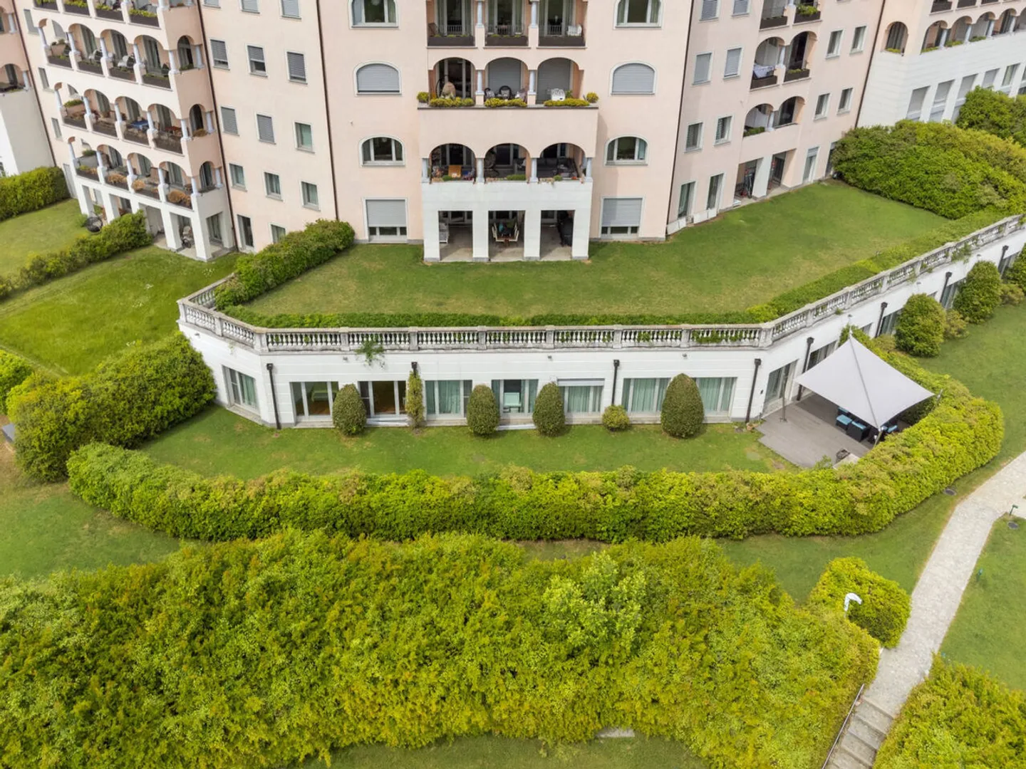 Luxury Apartment in Collina d'Oro - Photo 2 of 13