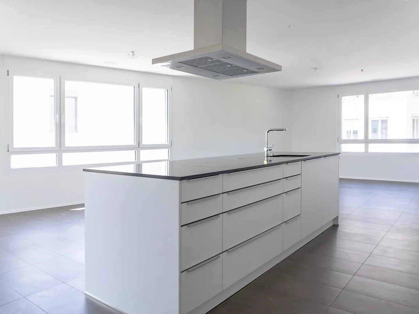 Appartamento attraente di 4,5 stanze con standard Minergie e grande balcone nel cuore di Liestal - Foto 2 di 8