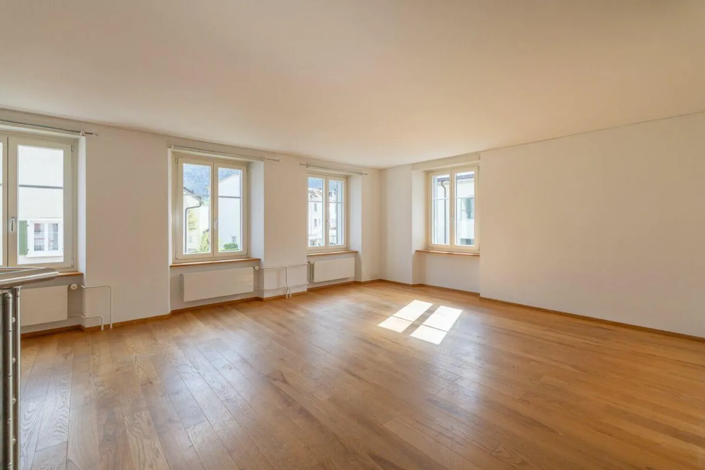 Casa a schiera con due unità abitative - Foto 4 di 15