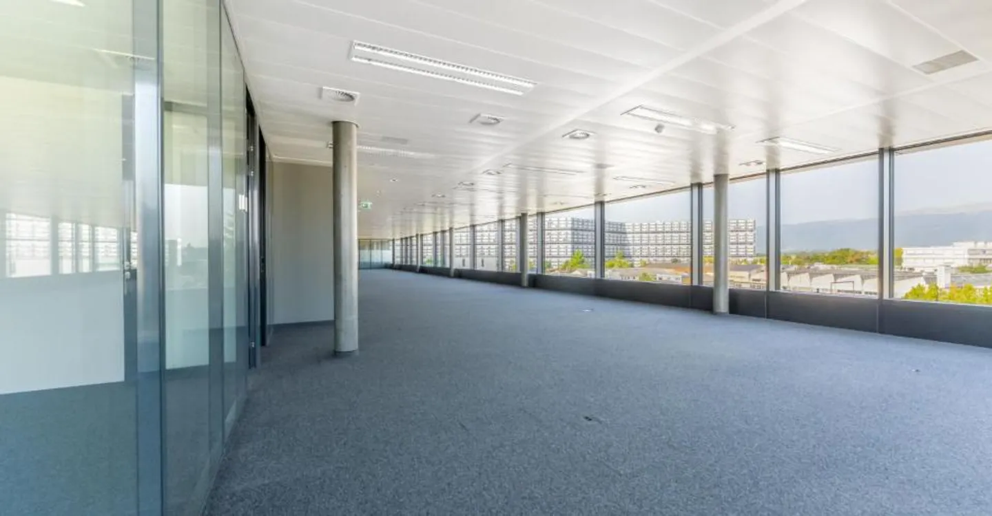 Spazio uffici di 350 m² con aree vetrate e cucina aperta - Foto 6 di 9