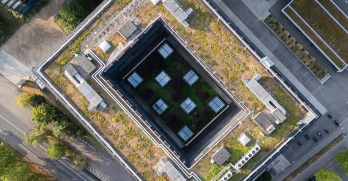 Spazio uffici di 350 m² con aree vetrate e cucina aperta - Foto 8 di 9