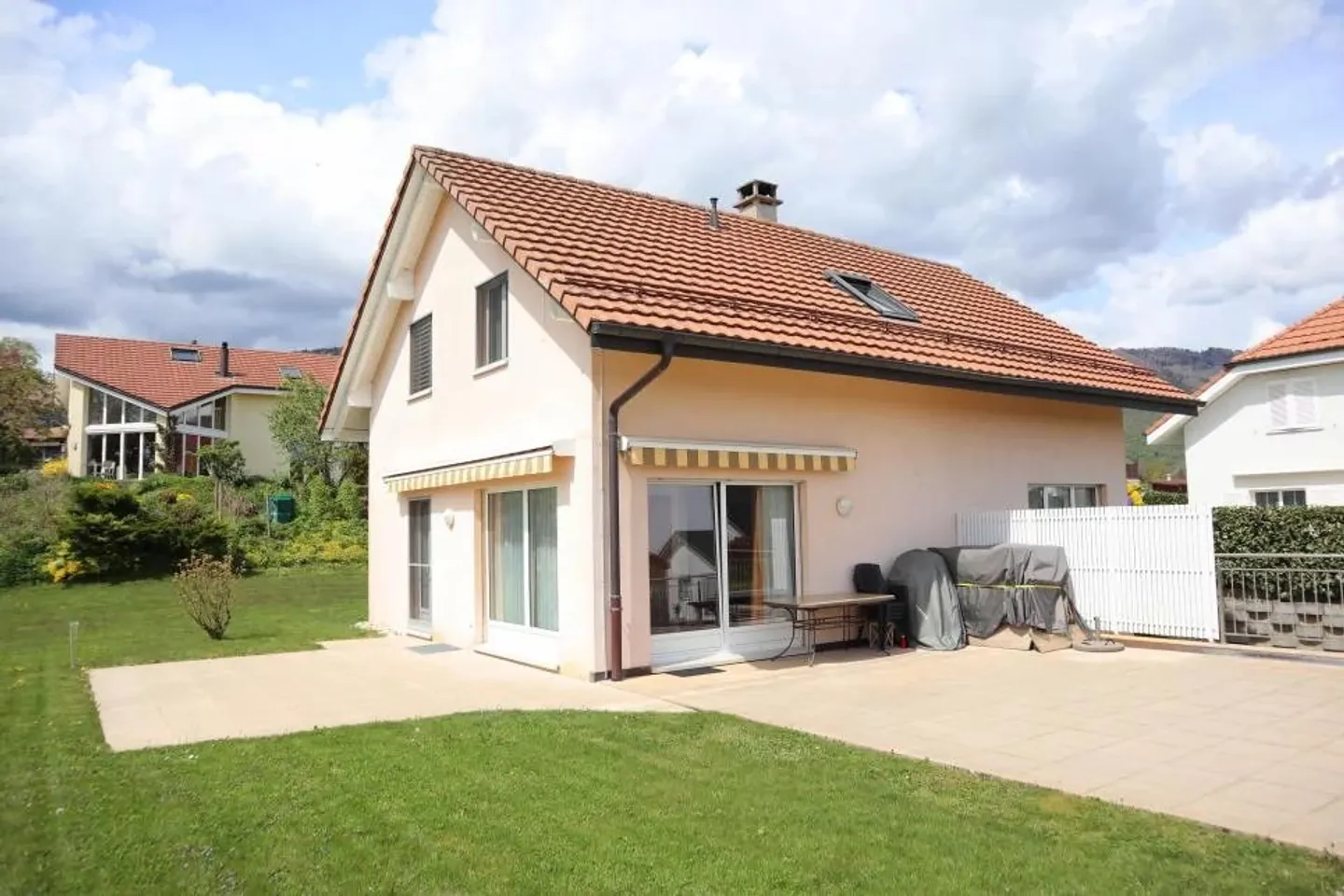 Villa unica nel quartiere di Motty - PENEY - Foto 1 di 10