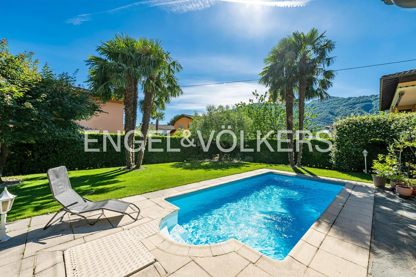 Oasi di tranquillità a Lamone: villa indipendente con piscina e giardini - Foto 11 di 13