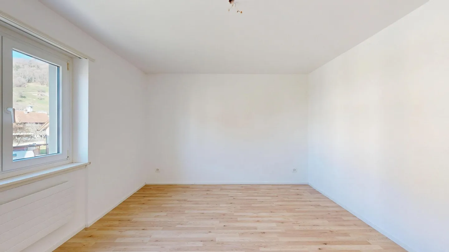 Modernized Condominium with 3.5 Rooms - Photo 4 of 13