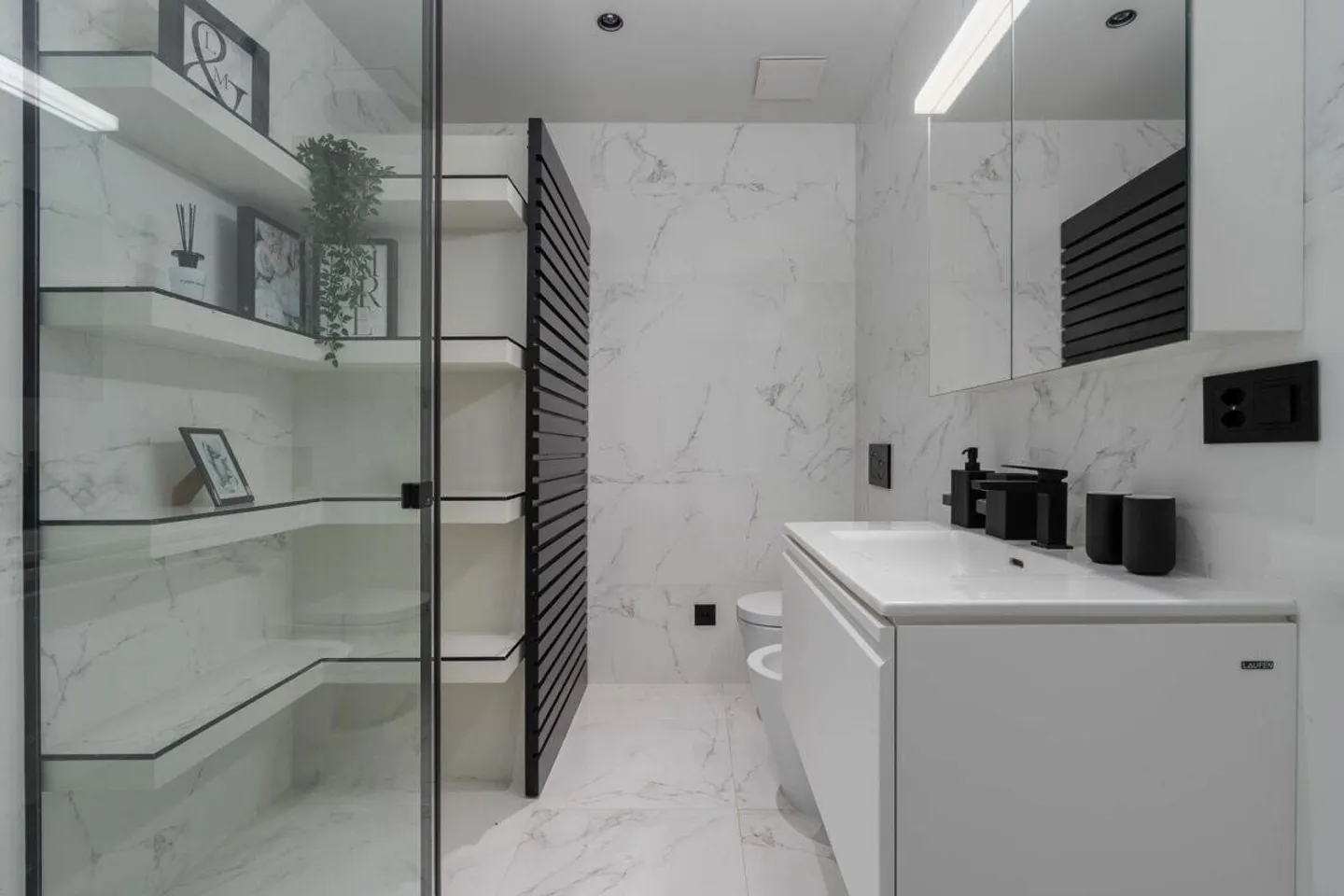 GRAVESANO · MODERNES PENTHOUSE MIT 76 m2 TERRASSE UND PRIVATEM POOL - Foto 7 von 11