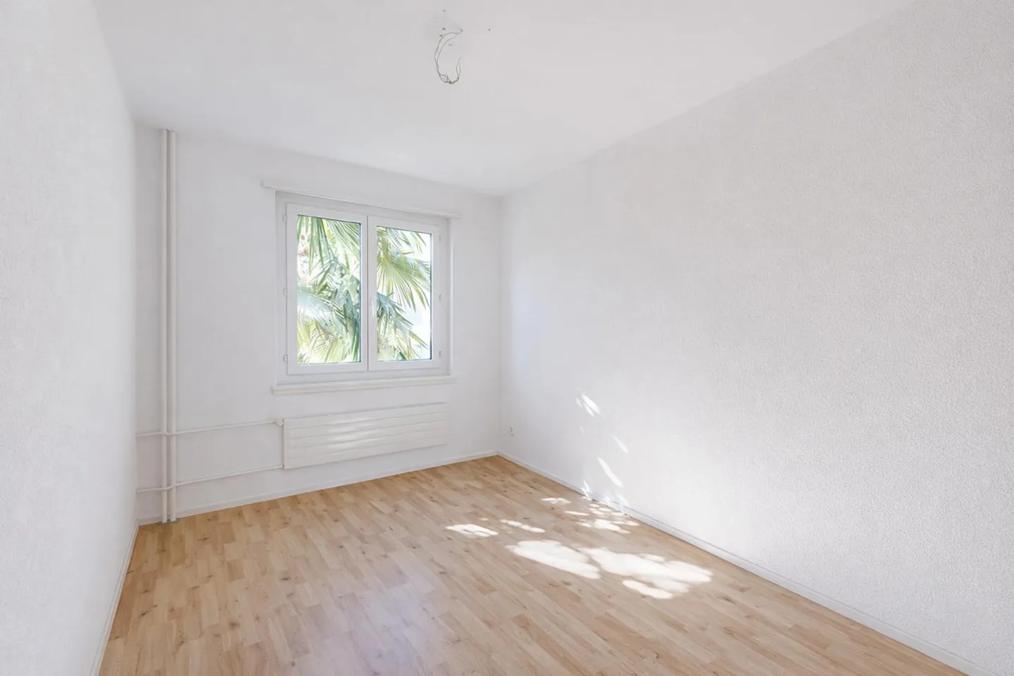 Modernized Condominium with 3.5 Rooms - Photo 5 of 13