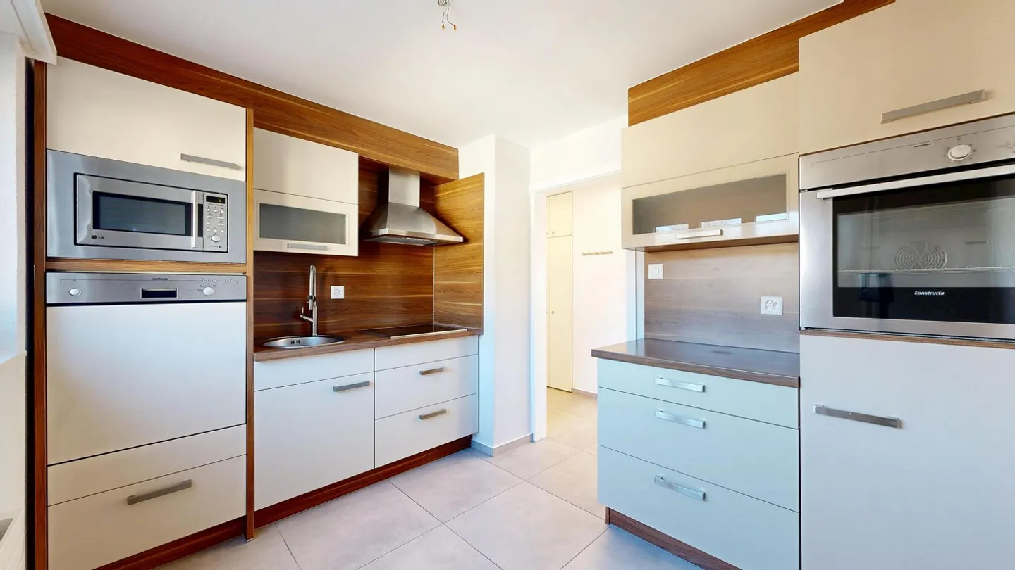 Modernized Condominium with 3.5 Rooms - Photo 6 of 13