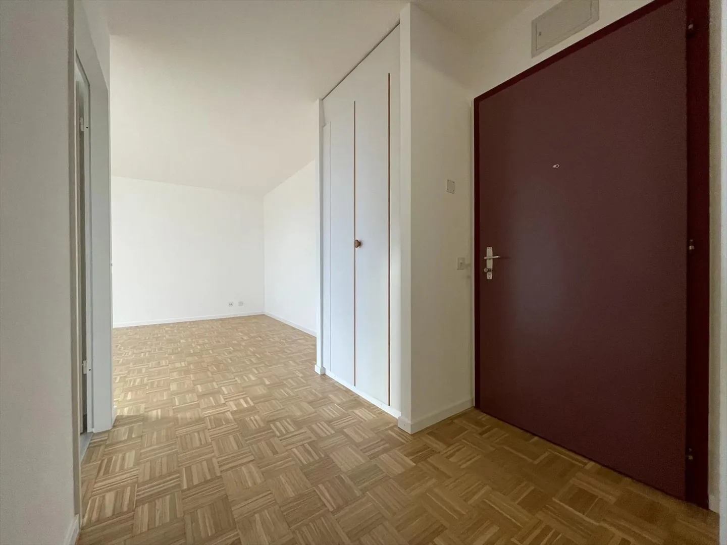 2-room apartment on the 4th floor with lake view. - Photo 1 of 7