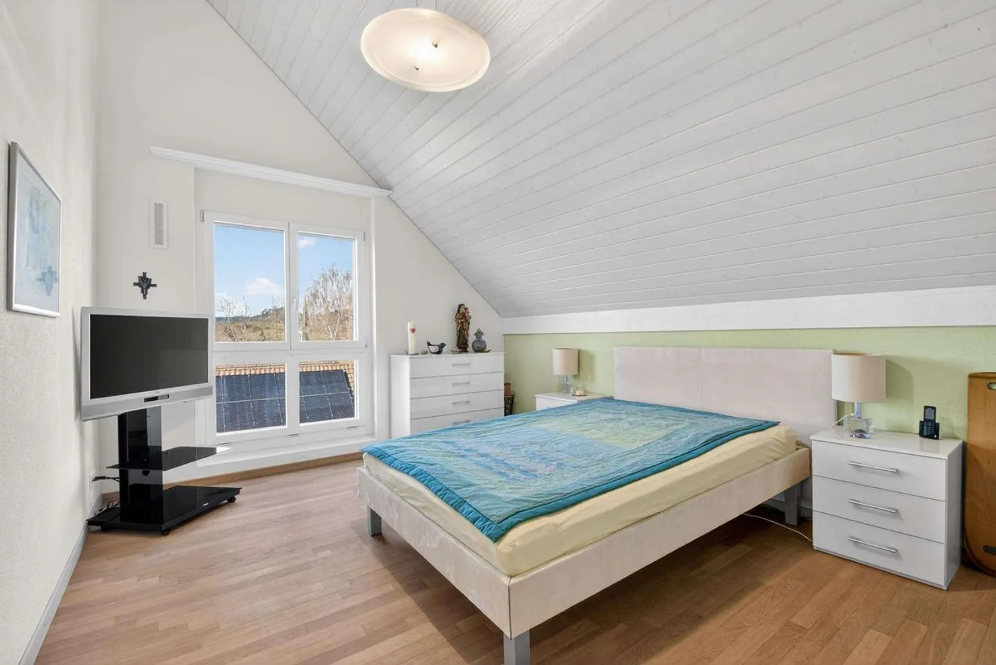 Appartement en duplex moderne de 5,5 pièces avec vue dégagée - Photo 8 sur 11