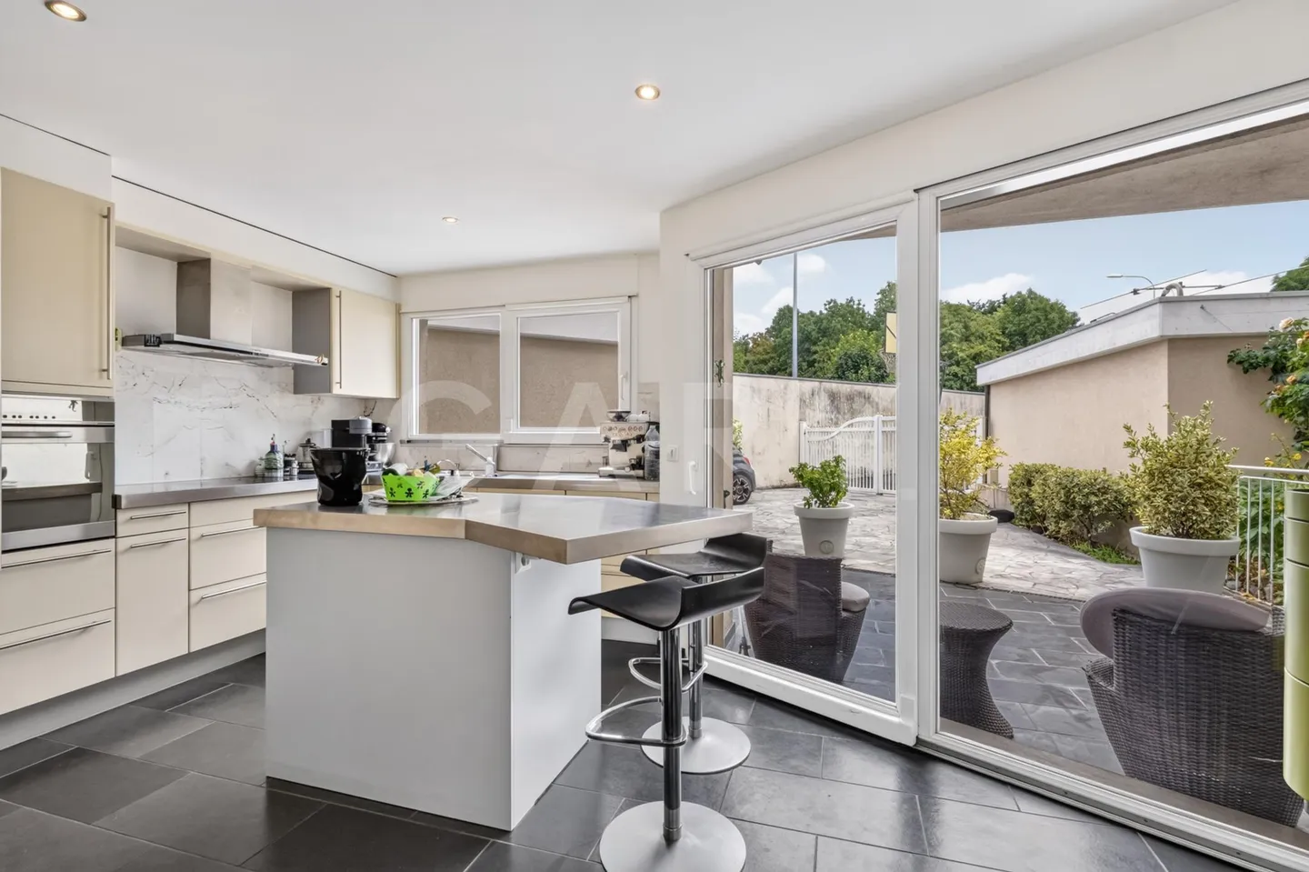 Charming Semi-Detached House - Photo 6 of 14