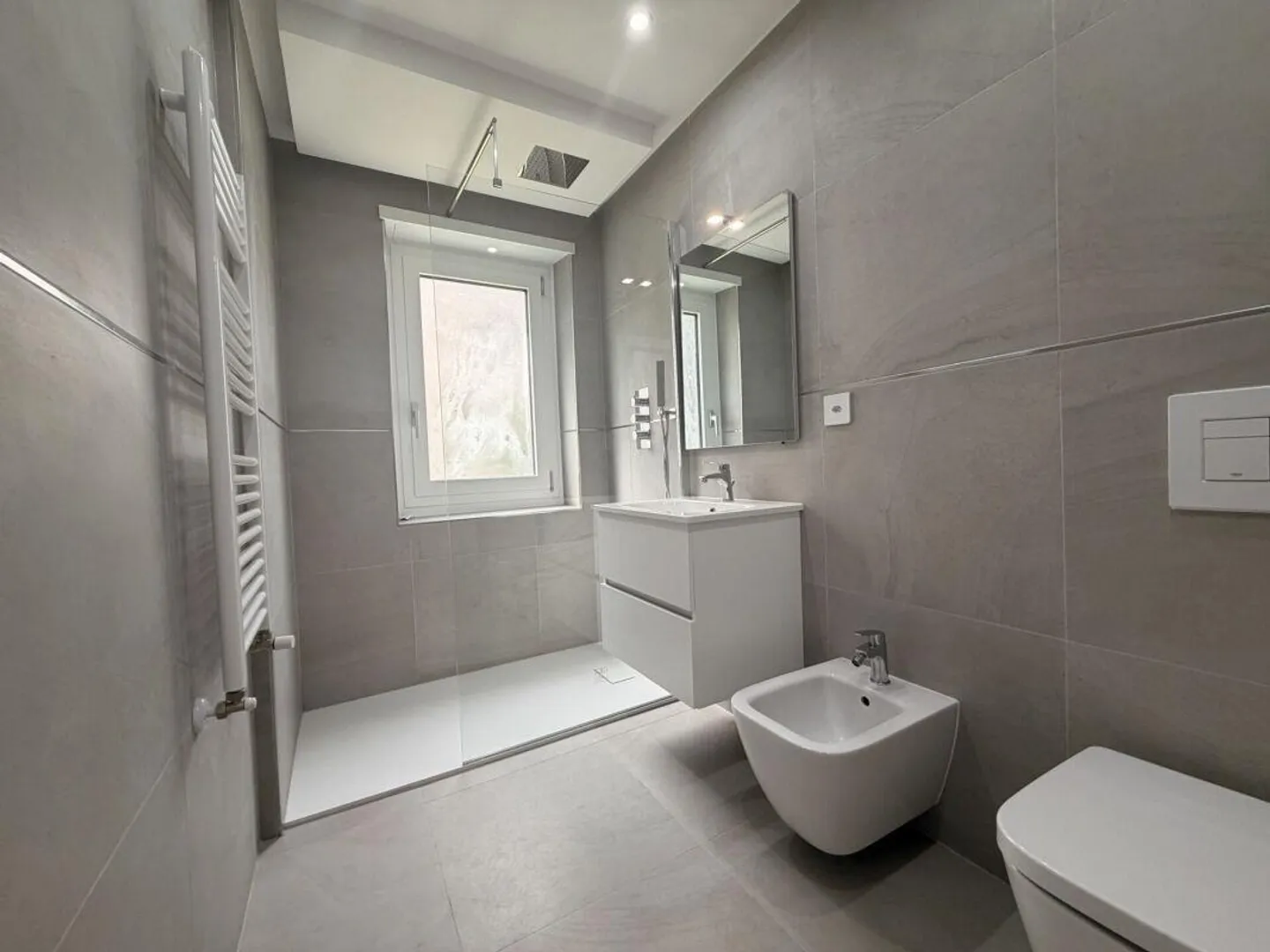 MASSAGNO - 3,5 PIÈCES RÉNOVÉES - JARDIN PRIVÉ - Photo 8 sur 13