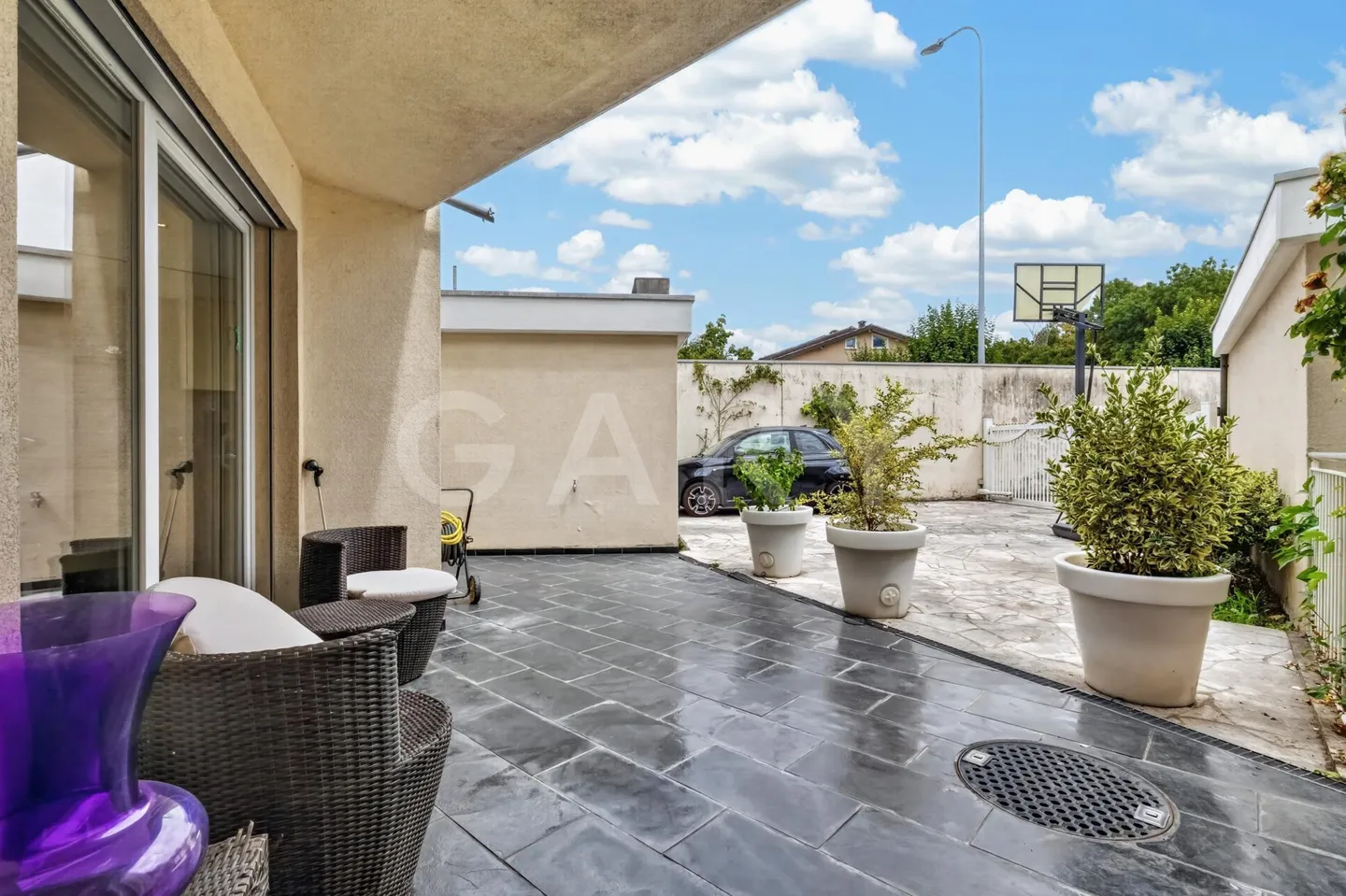 Charming Semi-Detached House - Photo 7 of 14