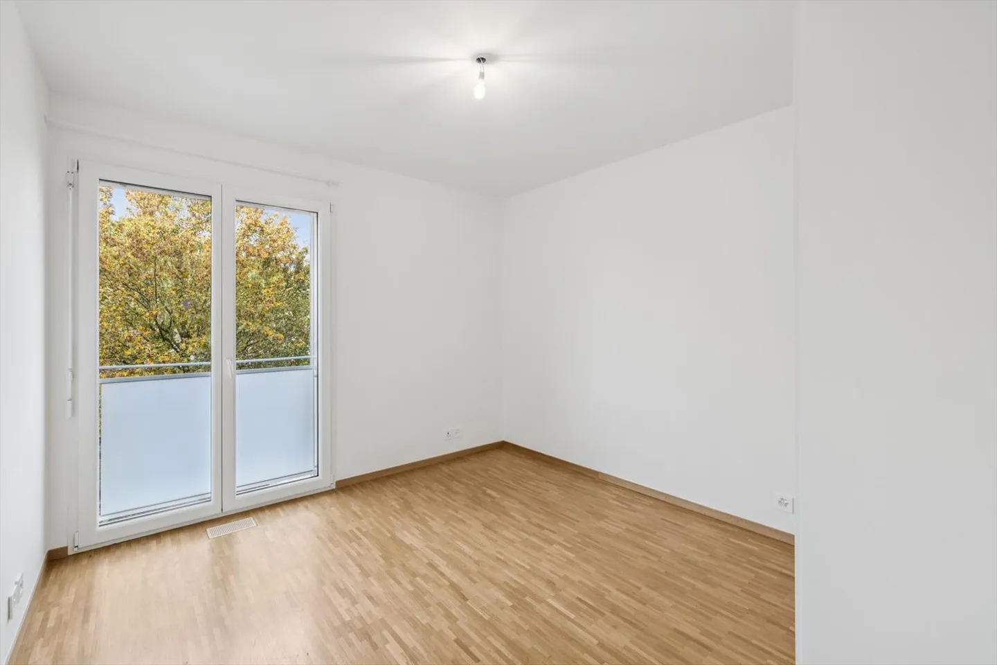 Esclusività - Appartamento elegantemente arredato in una zona tranquilla di Corsier - Foto 2 di 3