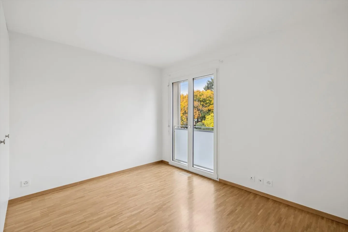 Esclusività - Appartamento elegantemente arredato in una zona tranquilla di Corsier - Foto 3 di 3