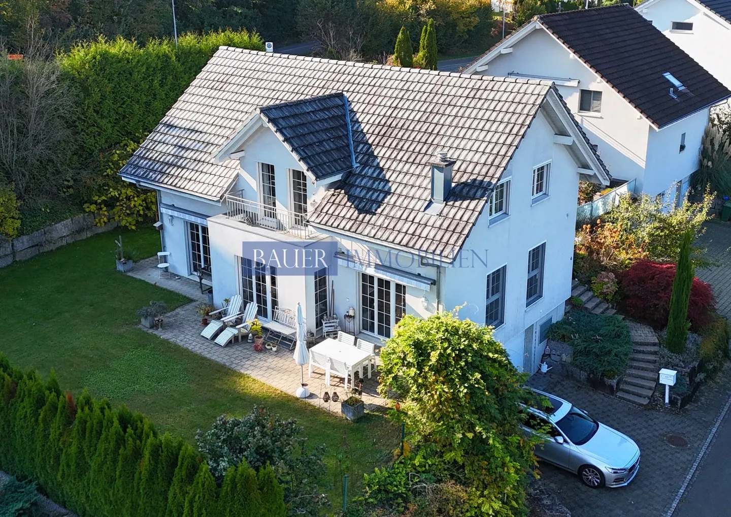 Maison de rêve moderne avec vue et jardin idyllique - Photo 1 sur 8